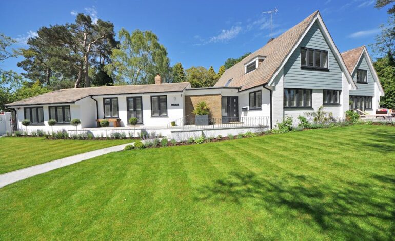 Neighborhood street for home buyers